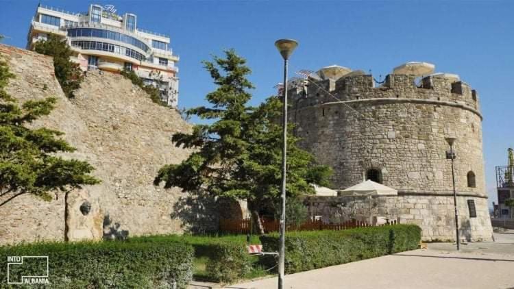 Mediterranean Sea Apartment City Center ドゥラス エクステリア 写真